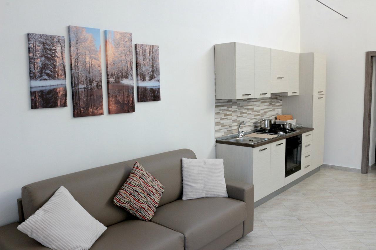 Paradeisos Residence Sas Сомма-Ломбардо Экстерьер фото