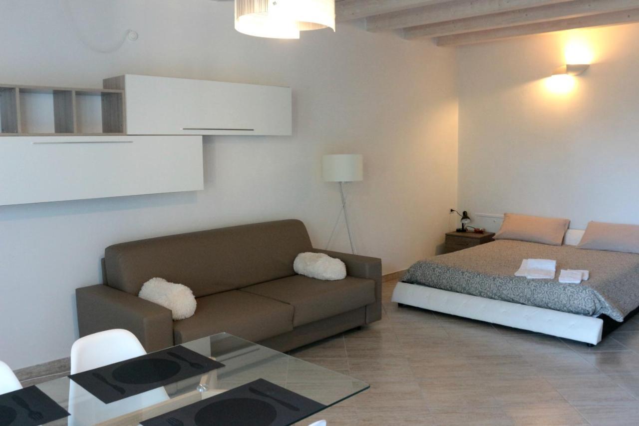 Paradeisos Residence Sas Сомма-Ломбардо Экстерьер фото